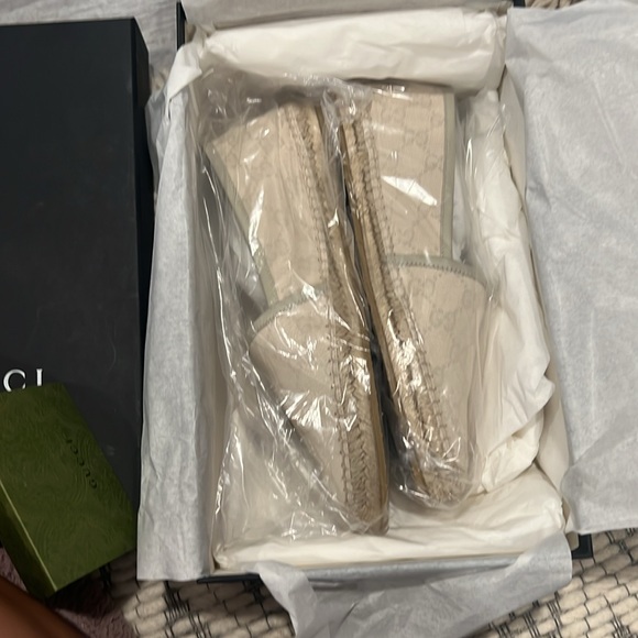 Gucci - Picture 3 of 4